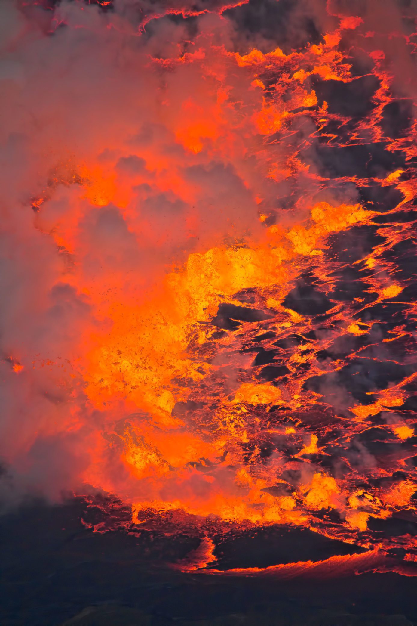 bubbling lava lake nyiragongo